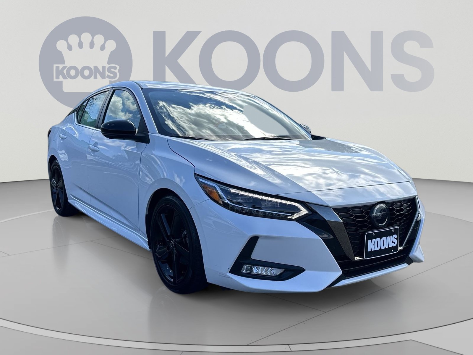 Used 2023 Nissan Sentra SR w/ SR Premium Package FWD image 2