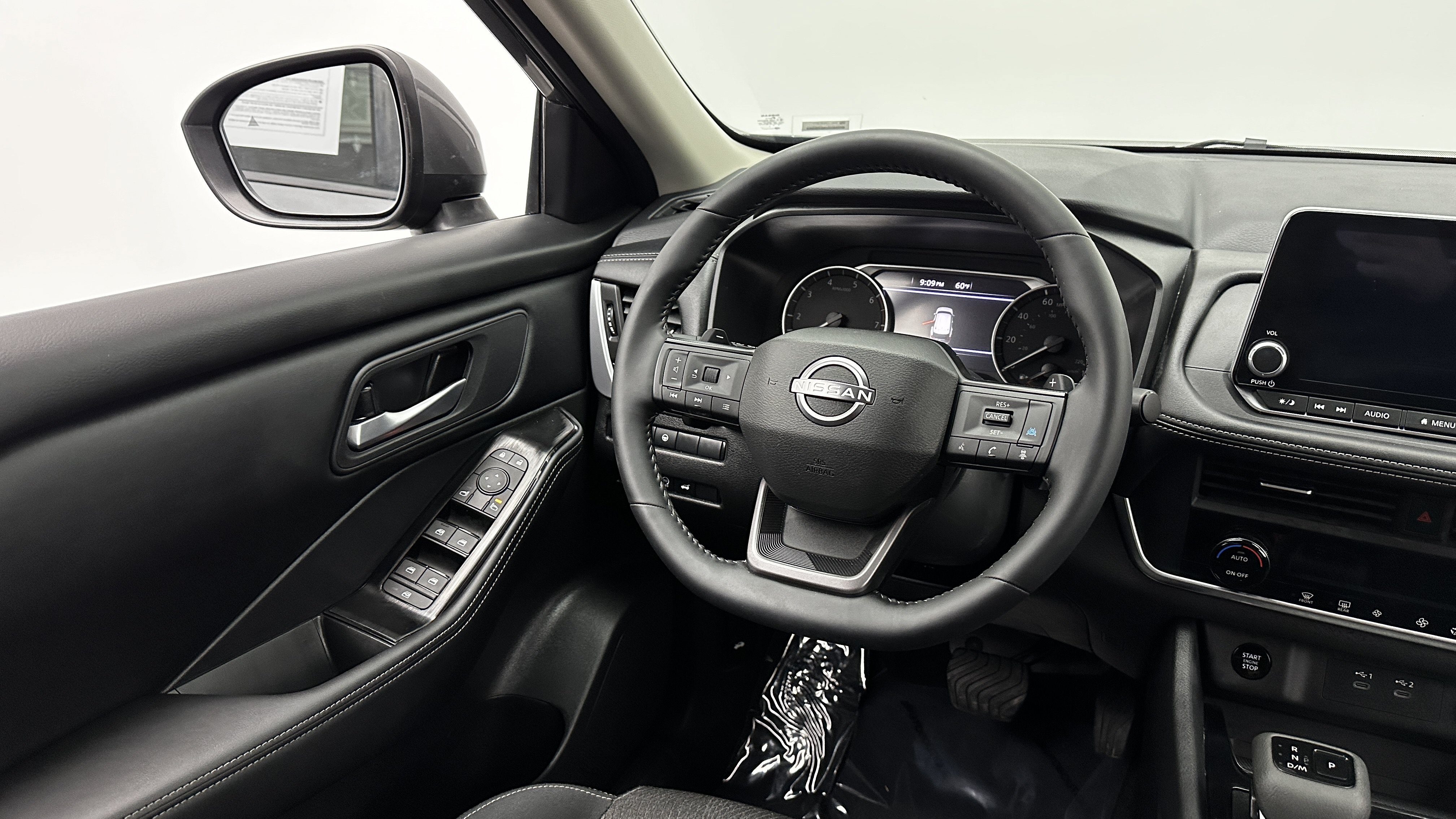 Used 2026 Nissan Rogue SV AWD/4WD image 27