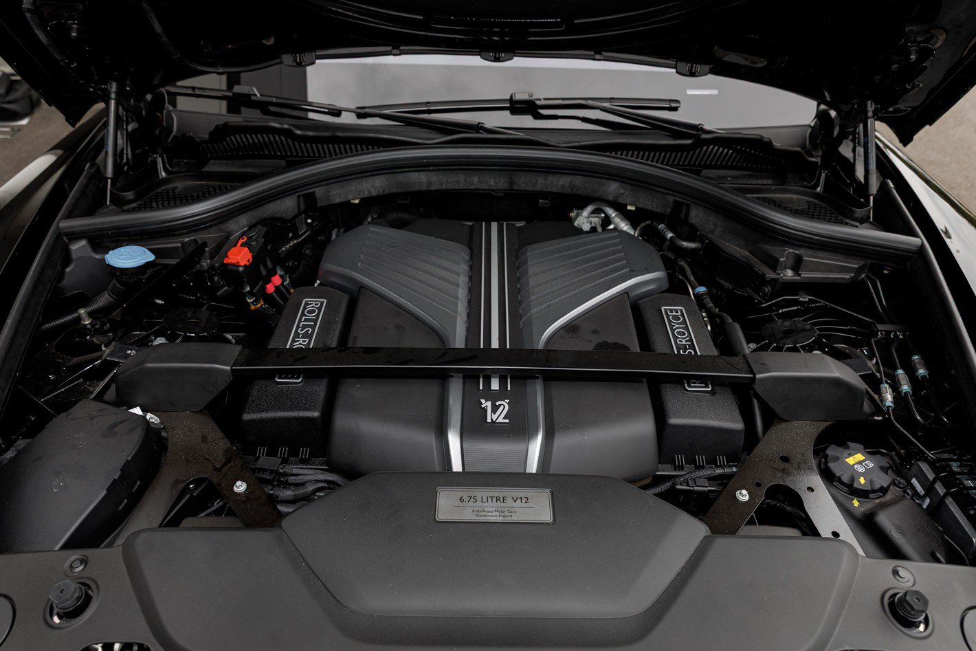 Used 2022 Rolls-Royce Cullinan Black Badge w/ Dark Exterior Package image 62