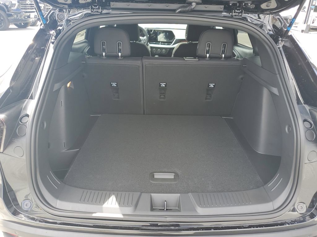 New 2026 Chevrolet Trax RS w/ Sunroof Package FWD image 10