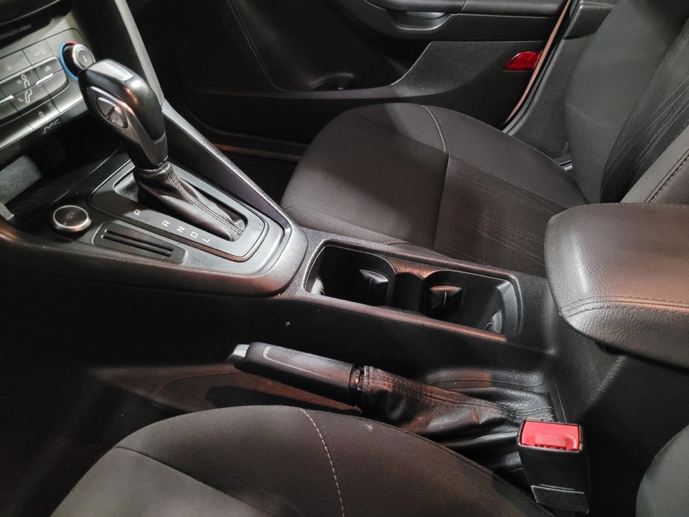 Used 2016 Ford Focus SE FWD image 26