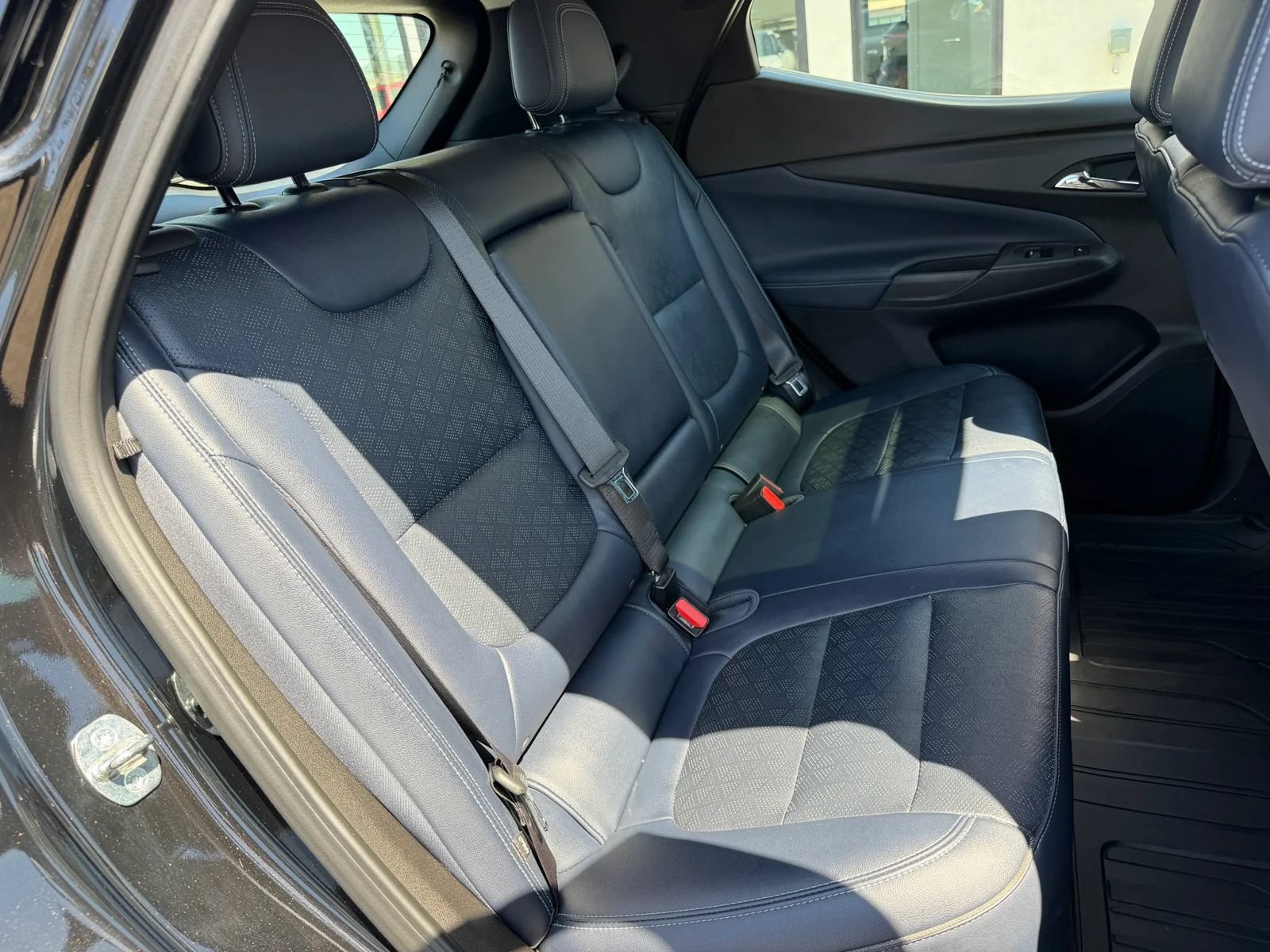 Used 2022 Chevrolet Bolt EUV Premier w/ Launch Edition FWD image 28