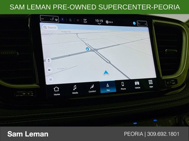 Used 2025 Chrysler Pacifica Limited image 13