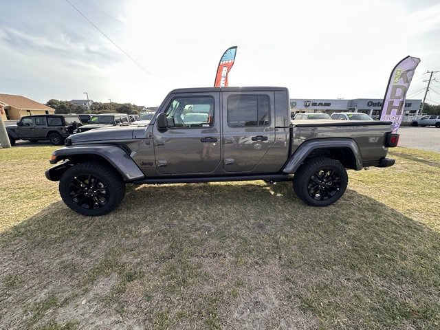 New 2025 Jeep Gladiator Sport image 4