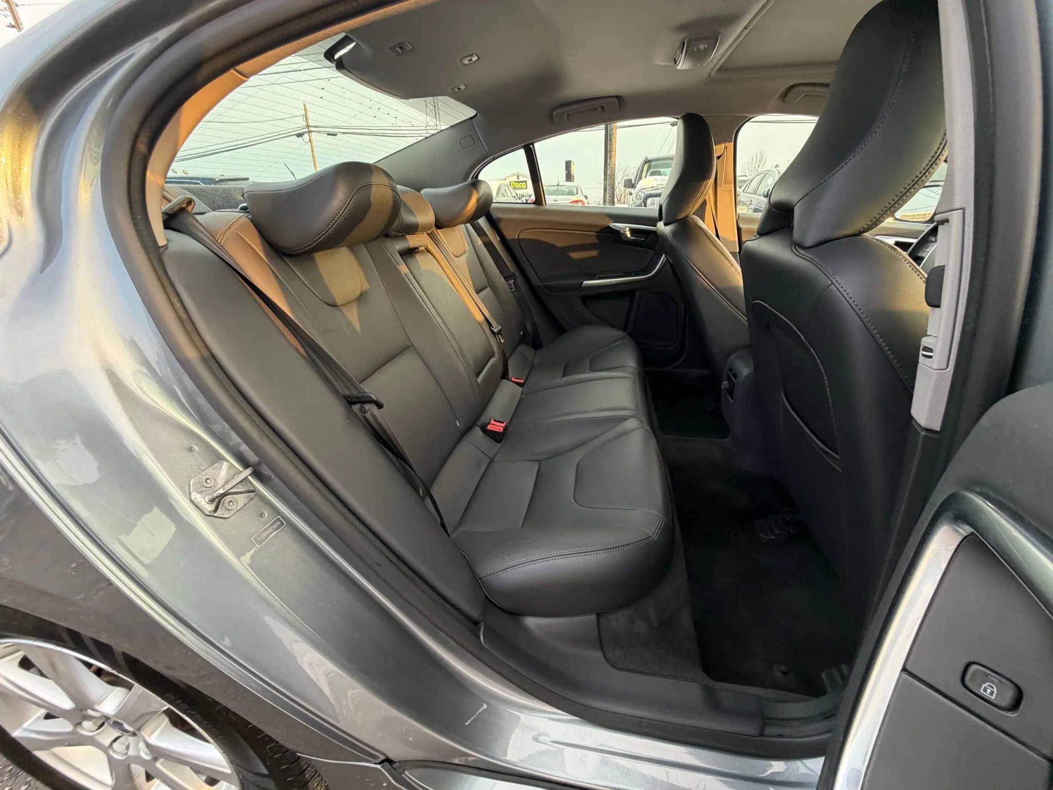 Used 2016 Volvo S60 T5 Premier image 13