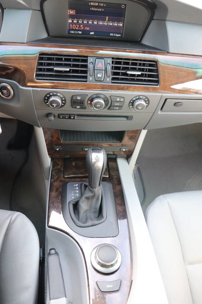 Used 2006 BMW 525xi Sedan image 20