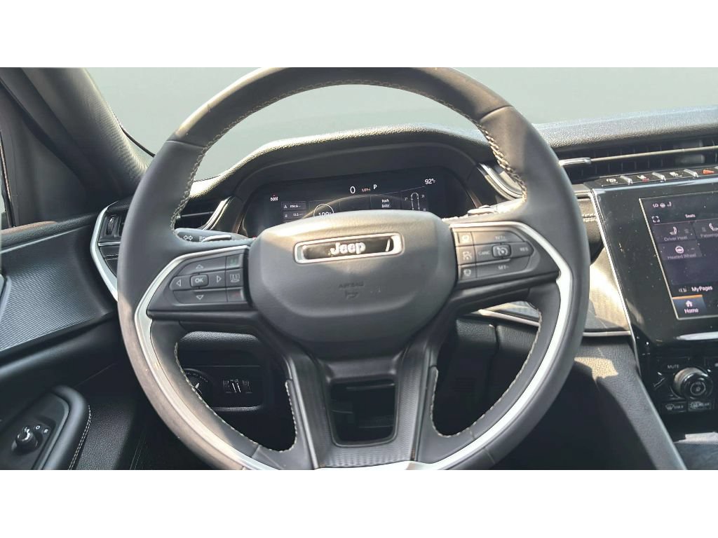 Used 2023 Jeep Grand Cherokee Altitude AWD/4WD image 14
