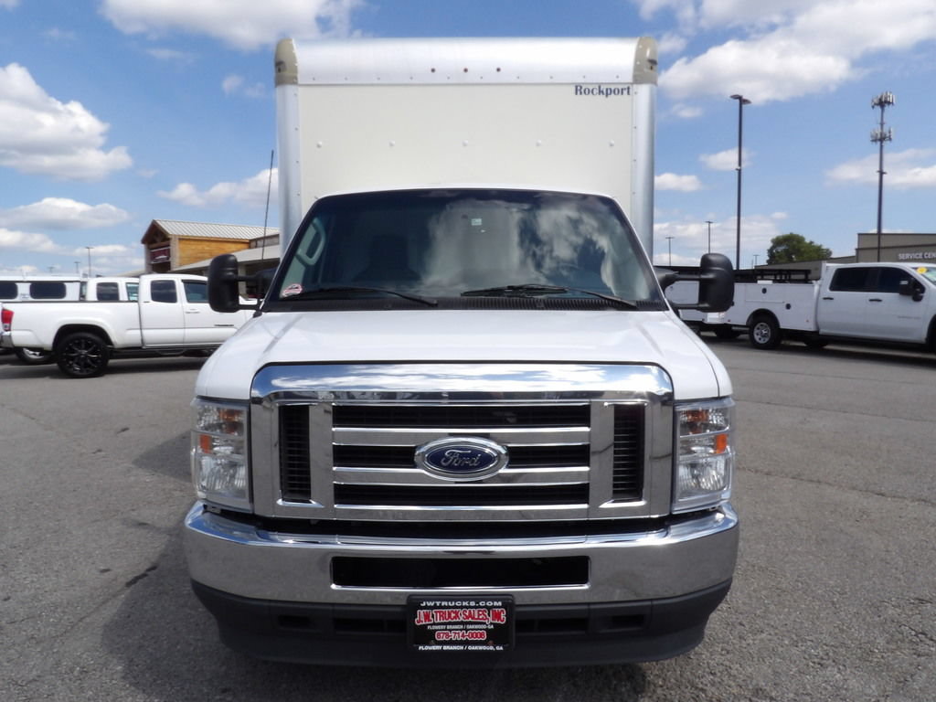 Used 2023 Ford E-450 and Econoline 450 Super Duty w/ Power Windows & Locks Group RWD image 11