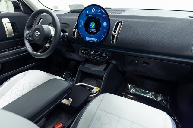 Certified 2025 MINI Cooper Countryman S image 28