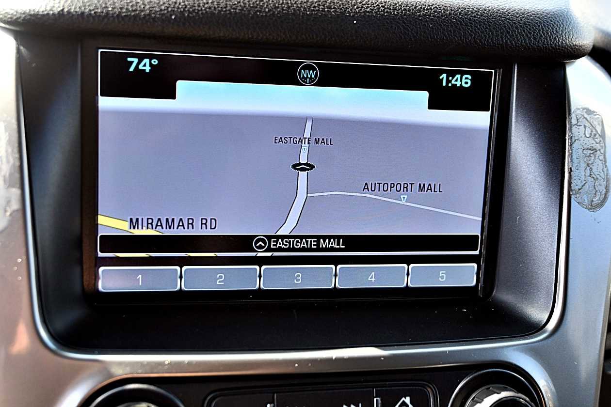 Used 2019 Chevrolet Suburban LT image 27