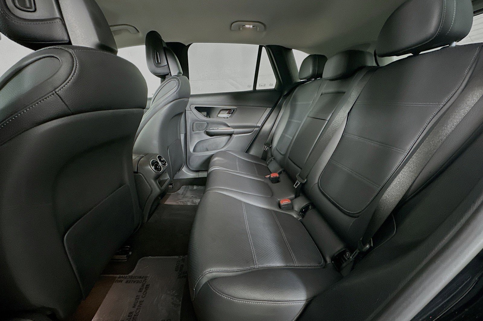 Used 2023 Mercedes-Benz GLC 300 image 9