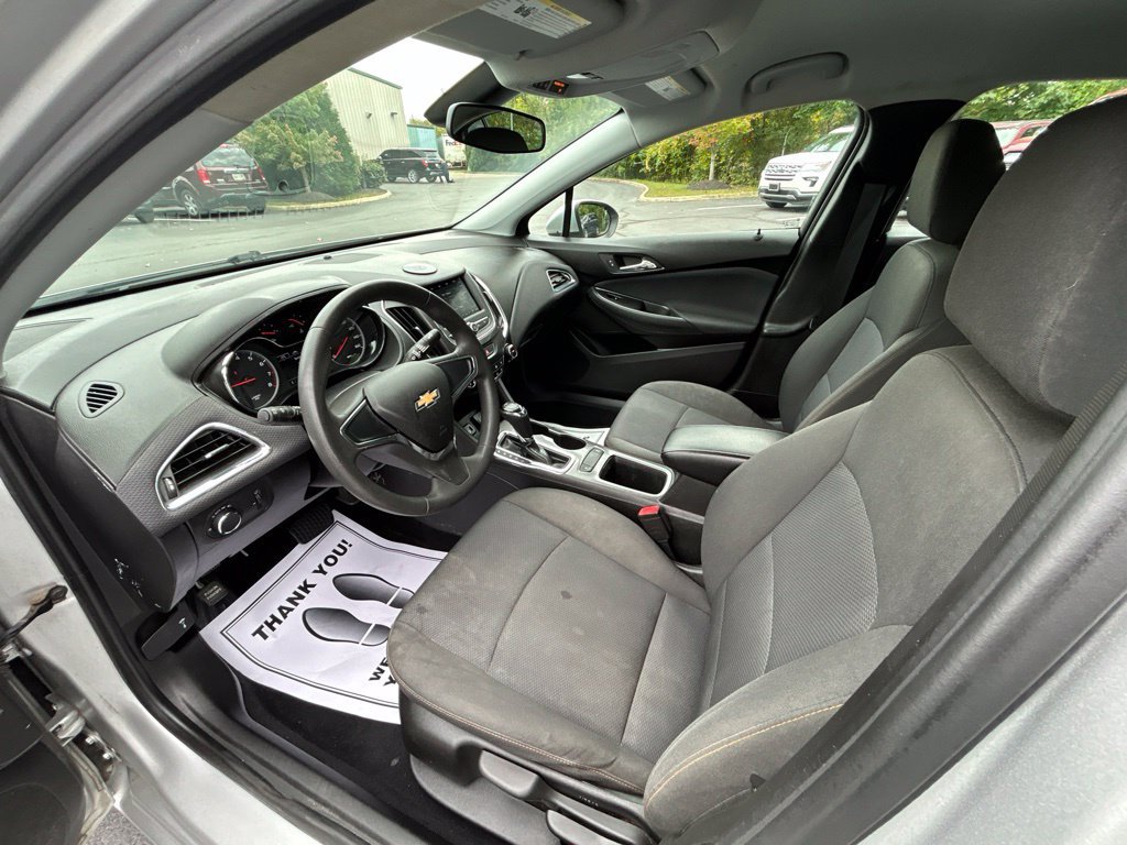 Used 2019 Chevrolet Cruze LS FWD image 10