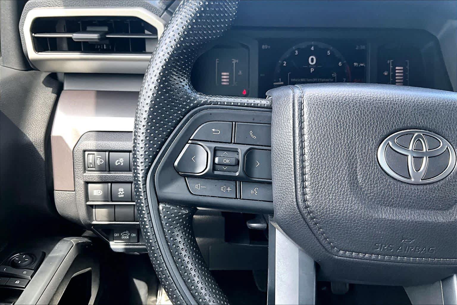 Used 2025 Toyota Tacoma SR5 AWD/4WD image 23