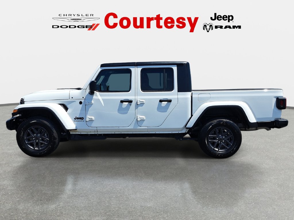 New 2026 Jeep Gladiator Sport AWD/4WD image 6