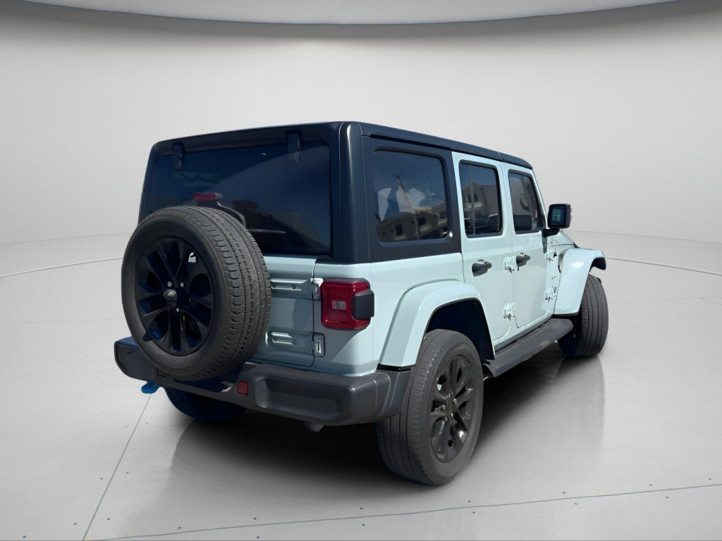 Used 2023 Jeep Wrangler Unlimited Sahara AWD/4WD image 6