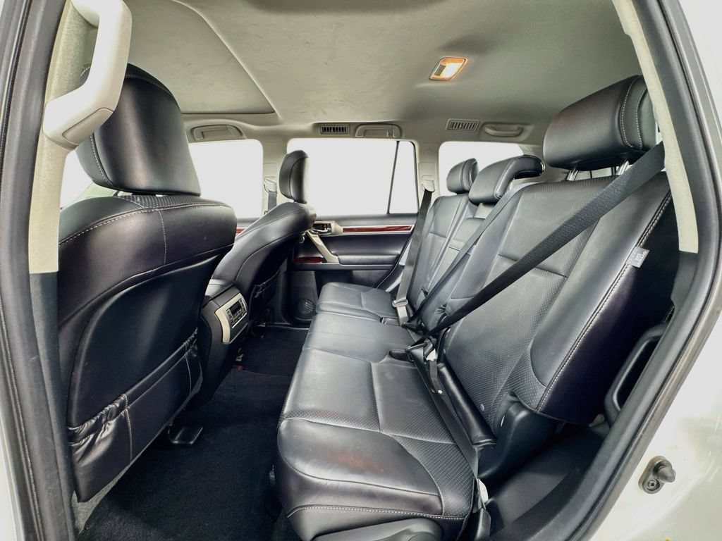 Used 2016 Lexus GX 460 Luxury w/ Preferred Accessory Package AWD/4WD image 13