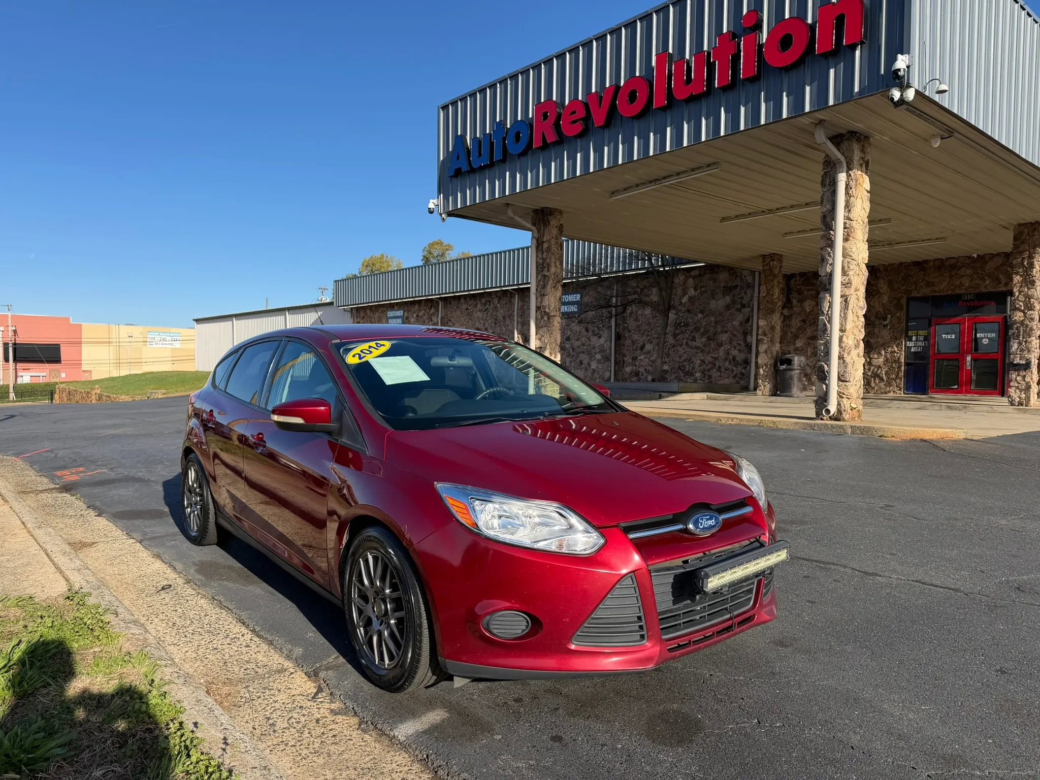 Used 2014 Ford Focus SE image 1