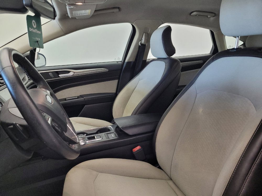 Used 2019 Ford Fusion SE w/ Equipment Group 151A FWD image 17