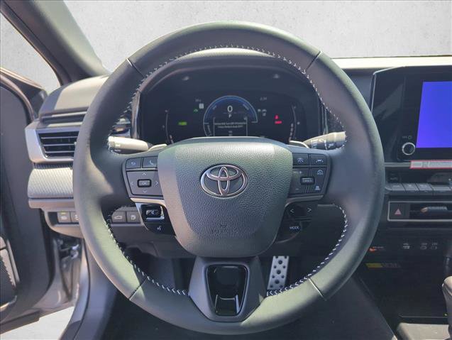 Used 2026 Toyota Camry SE FWD image 16
