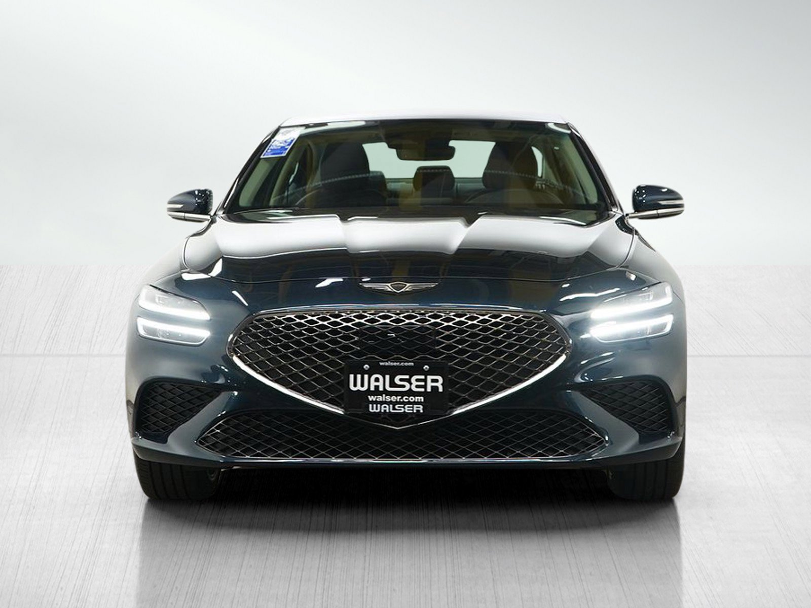 Used 2025 Genesis G70 2.5T image 8