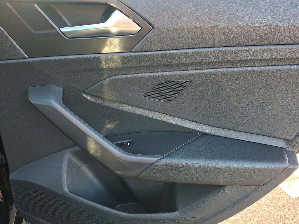 Used 2024 Volkswagen Jetta SE image 14