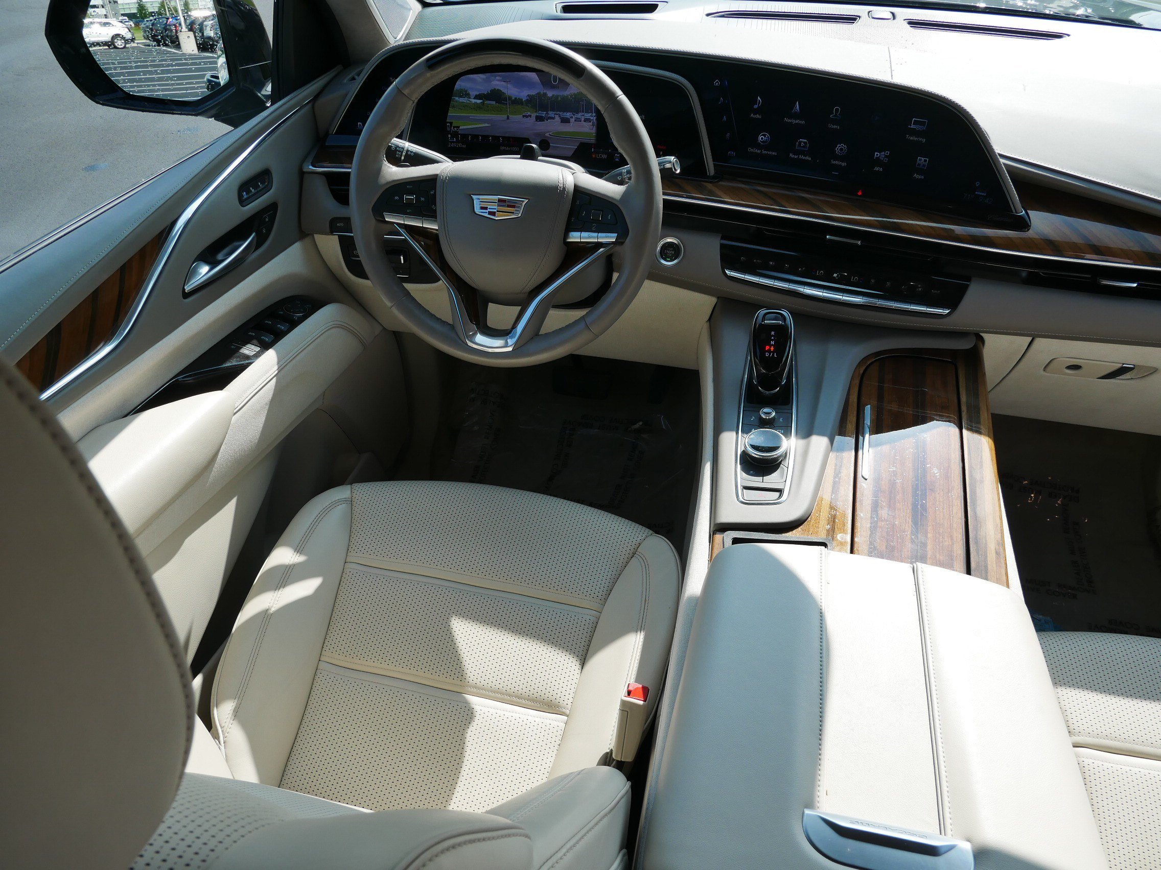 Certified 2024 Cadillac Escalade Sport Platinum w/ LPO, ONYX Package AWD/4WD image 7