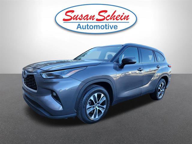 Used 2022 Toyota Highlander XLE