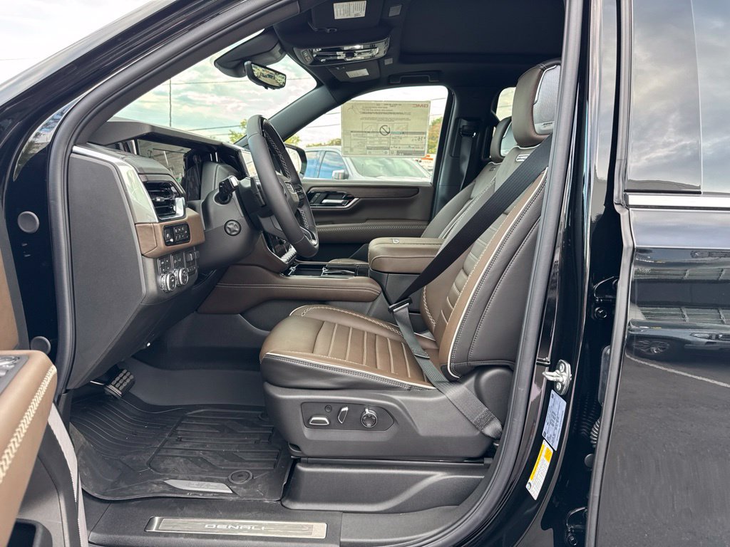 New 2026 GMC Yukon XL Denali Ultimate w/ LPO, Illumination Package AWD/4WD image 15