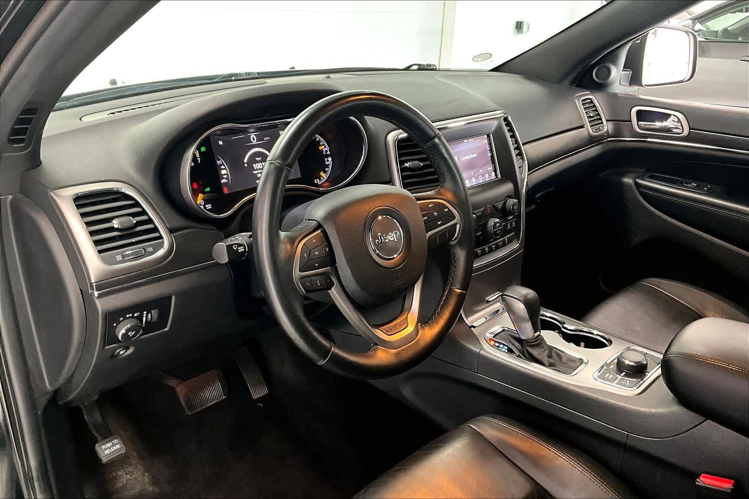 Used 2018 Jeep Grand Cherokee Limited AWD/4WD image 2