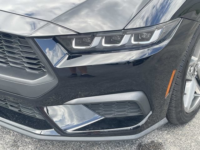 Used 2024 Ford Mustang Coupe RWD image 11
