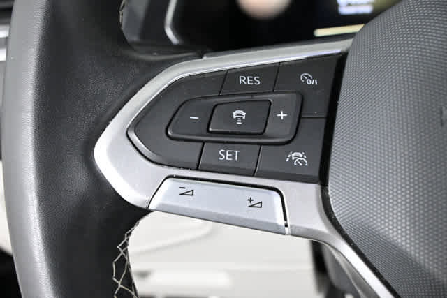 Used 2023 Volkswagen Tiguan SE R-Line FWD image 20
