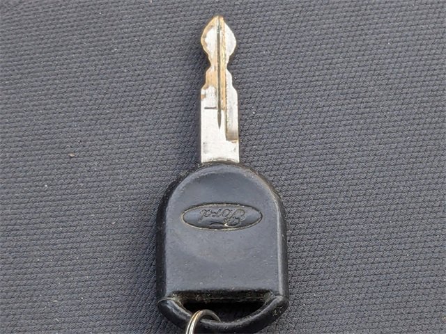 Used 2005 Ford Expedition XLS image 30