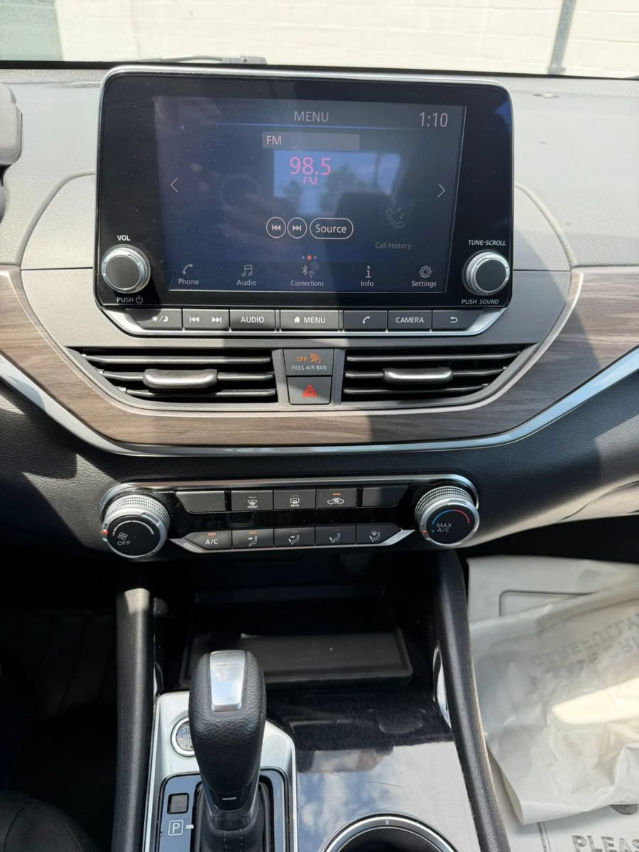 Used 2024 Nissan Altima 2.5 SV FWD image 5