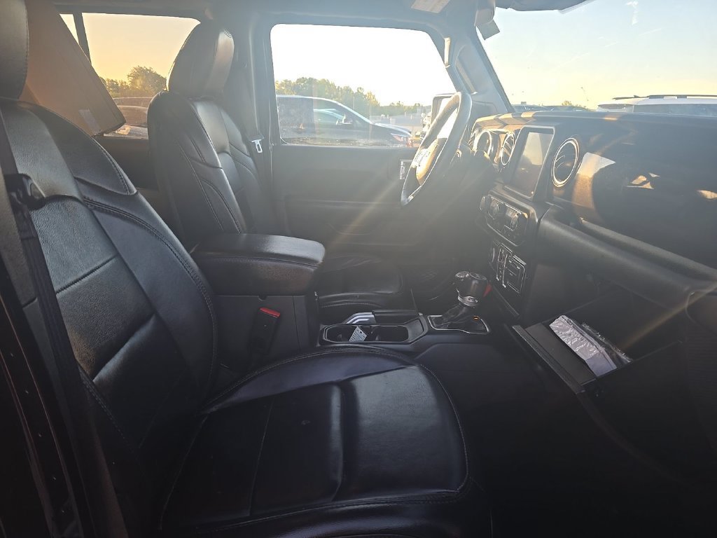 Certified 2022 Jeep Wrangler Unlimited Sahara w/ Dual Top Group AWD/4WD image 5