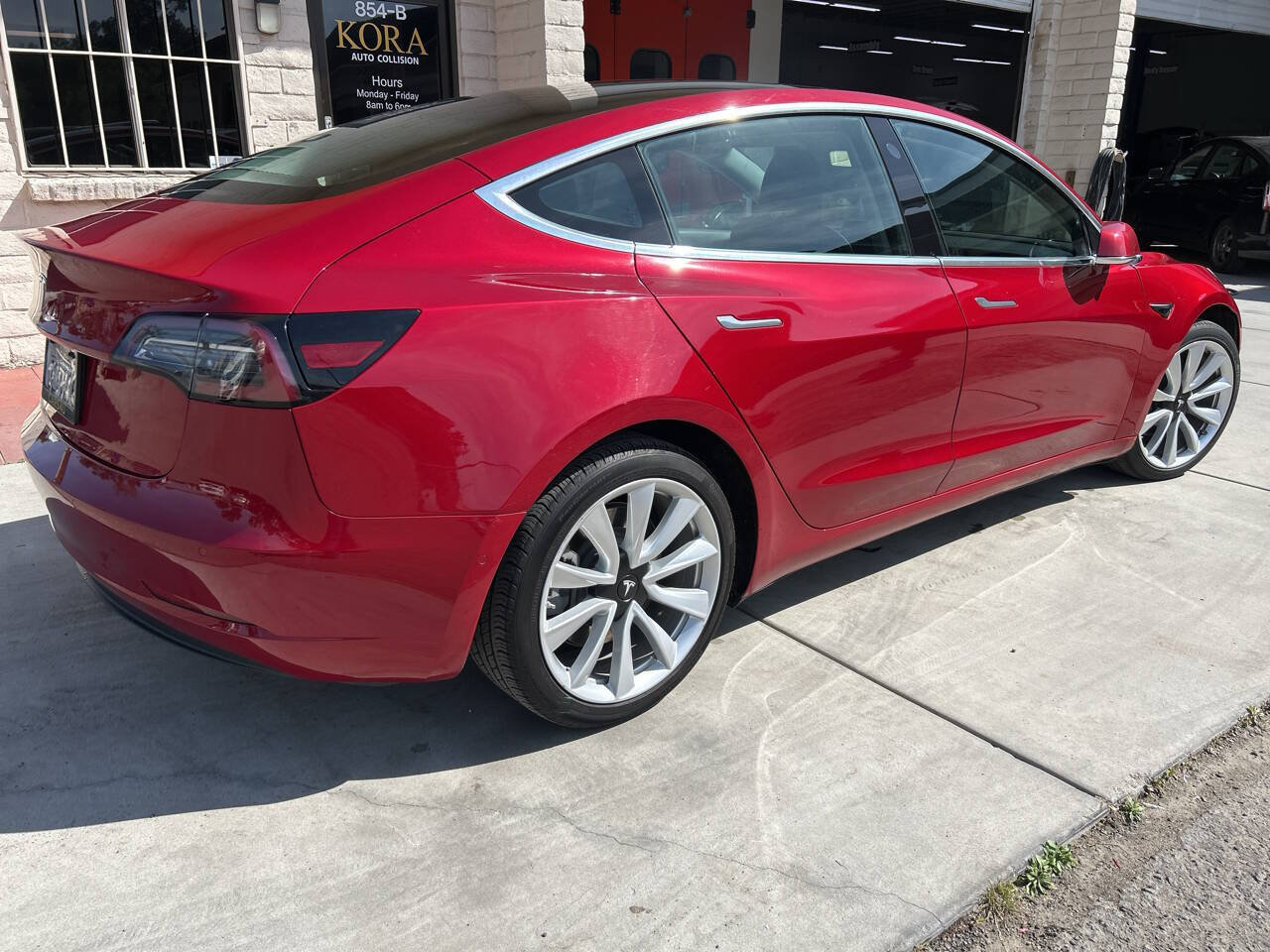 Used 2019 Tesla Model 3 Long Range RWD image 3