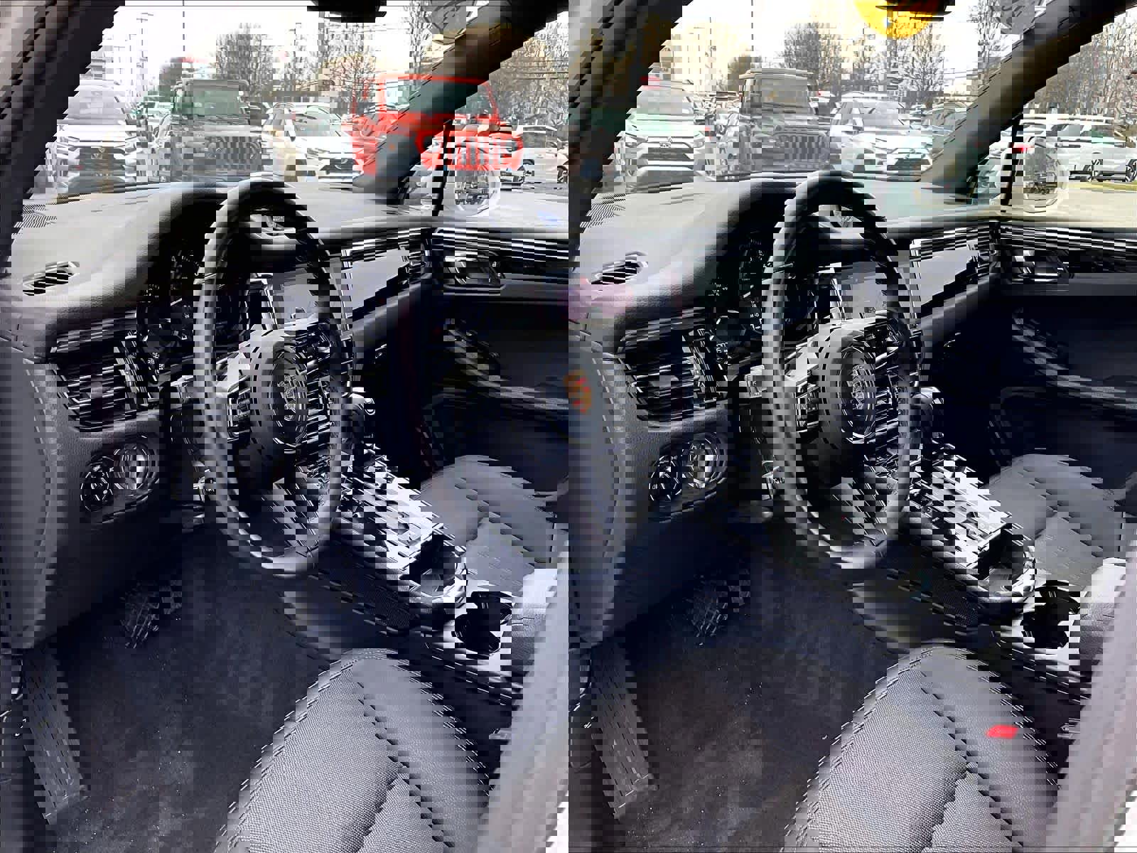 Used 2023 Porsche Macan Turbo image 8