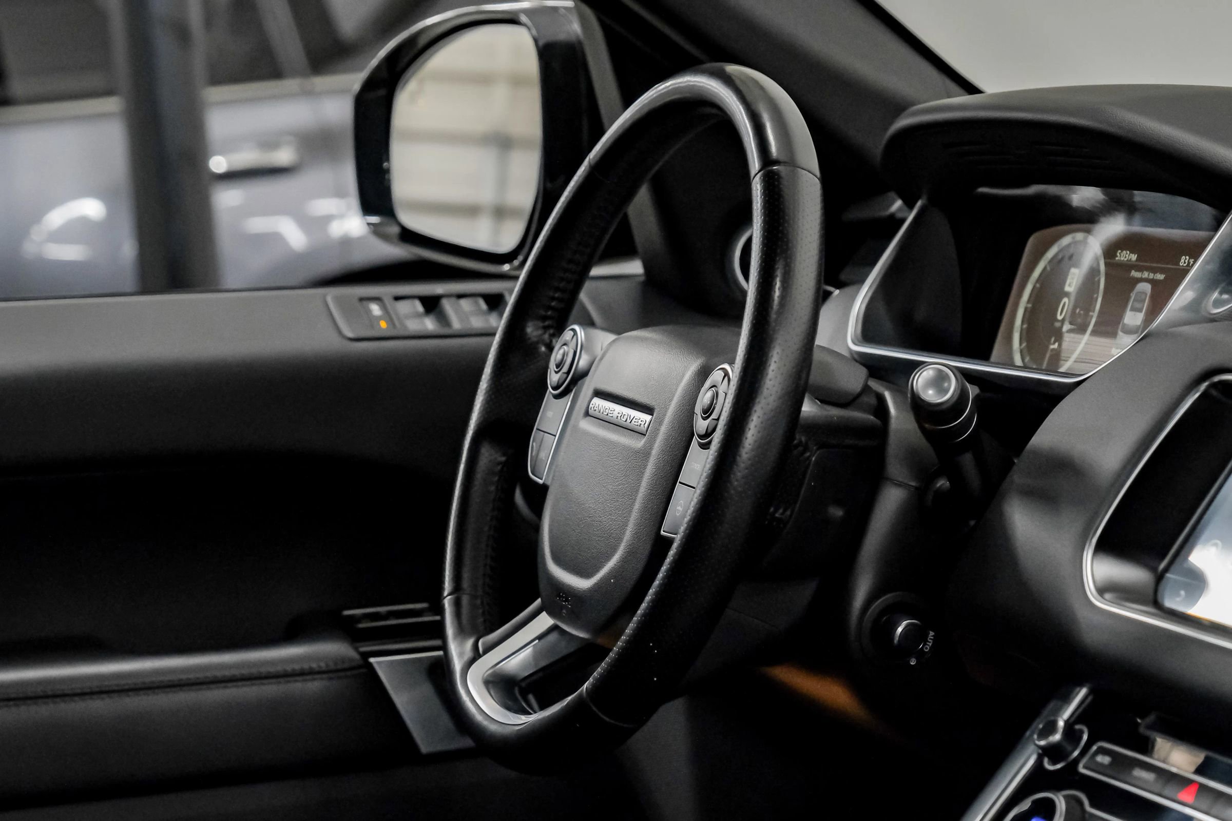 Used 2017 Land Rover Range Rover Sport HSE image 17