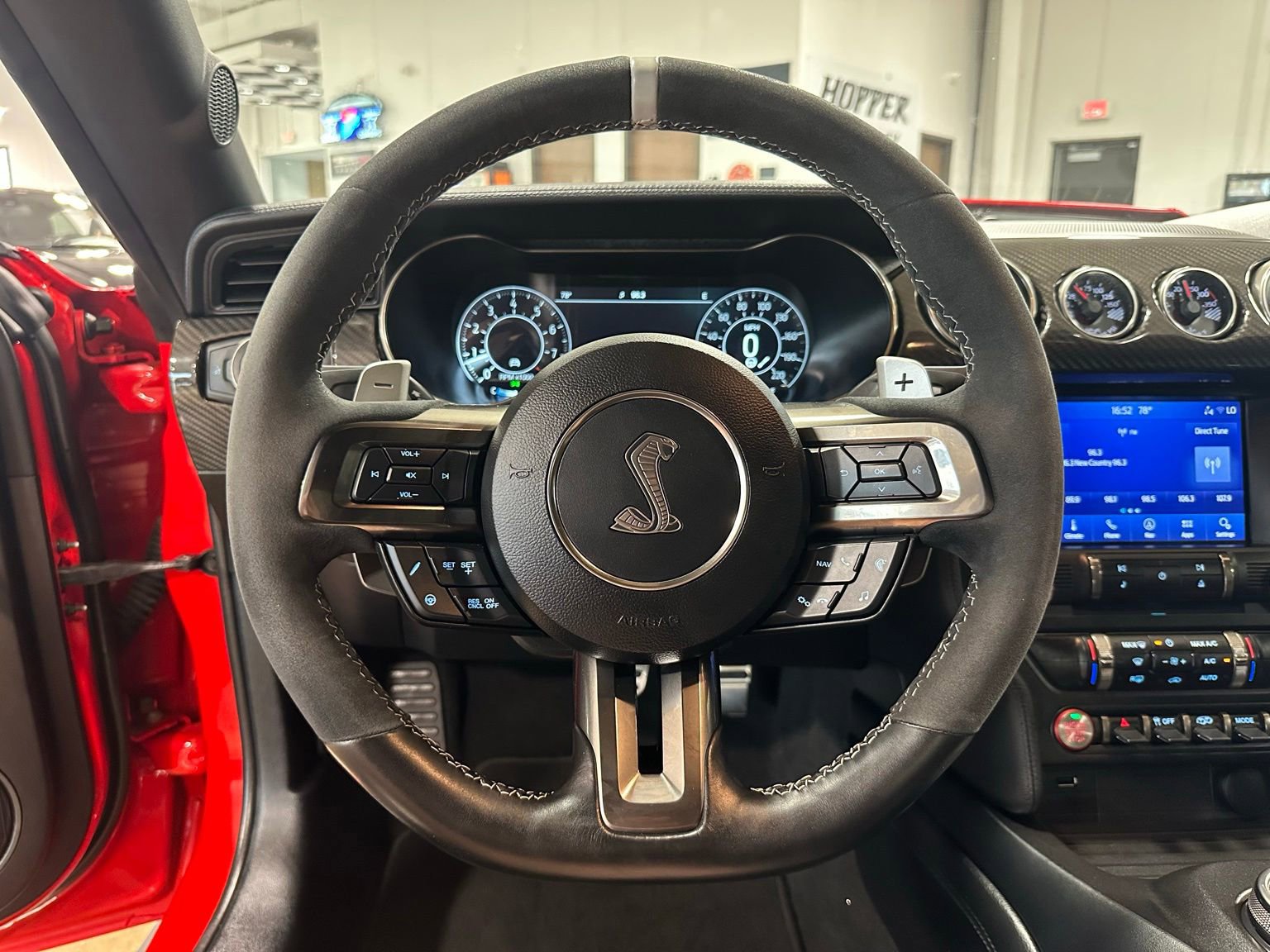 Used 2021 Ford Mustang Shelby GT500 w/ Technology Package RWD image 17