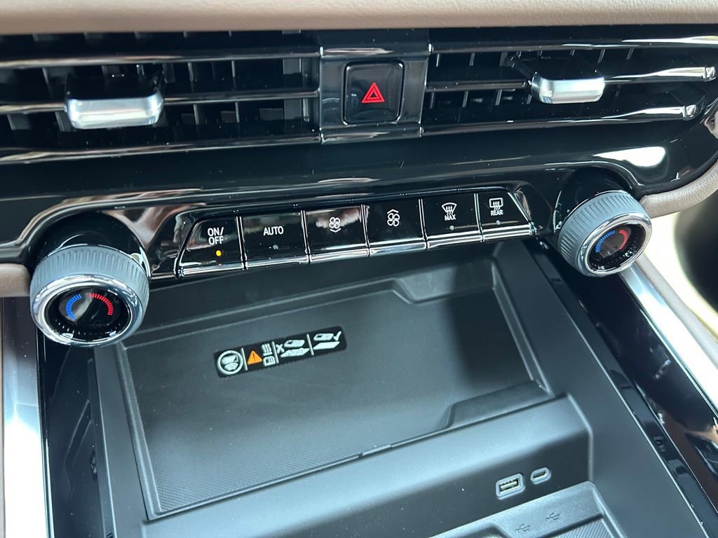 New 2026 Chevrolet Suburban High Country image 33