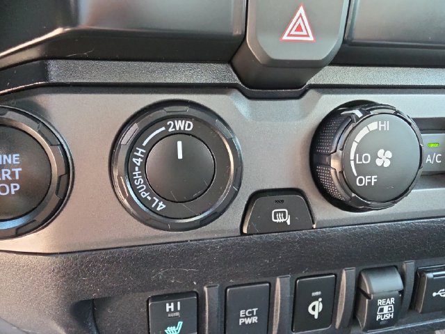 Used 2020 Toyota Tacoma TRD Sport AWD/4WD image 21