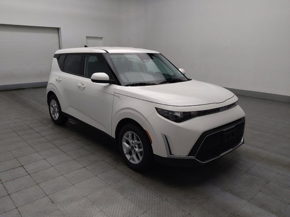 Used 2025 Kia Soul LX FWD image 13