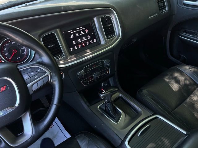 Used 2019 Dodge Charger SXT w/ Leather Interior Group RWD image 34