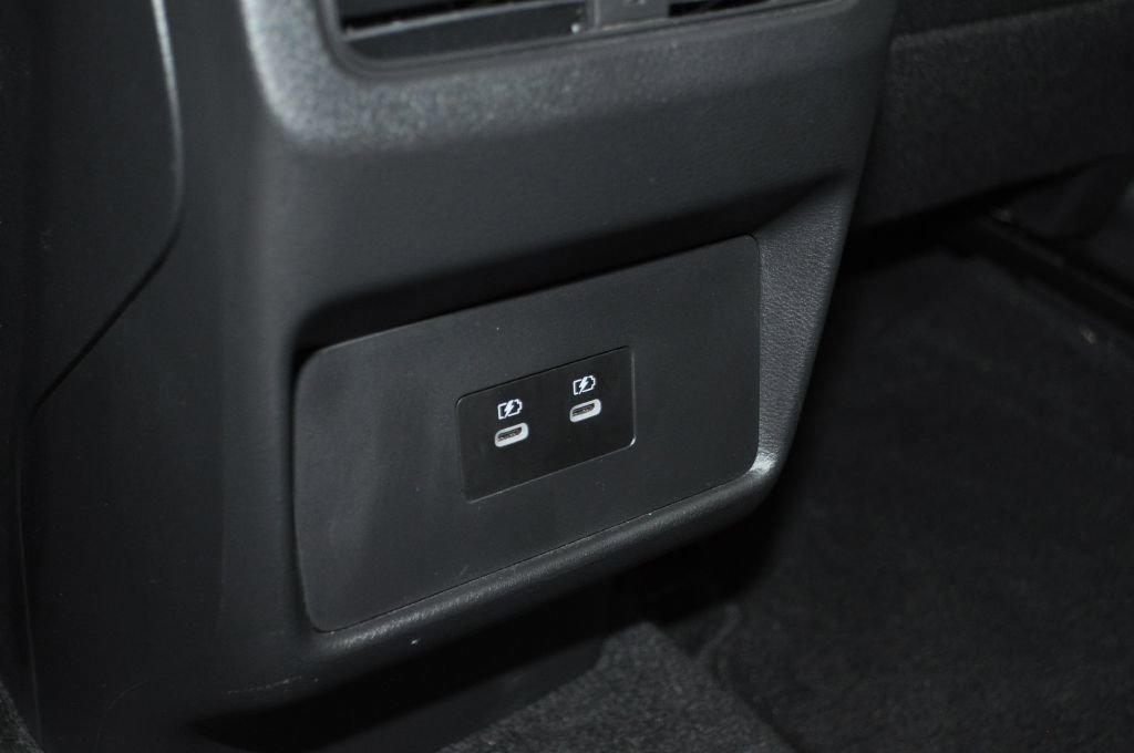 Used 2024 Nissan Rogue SV image 11