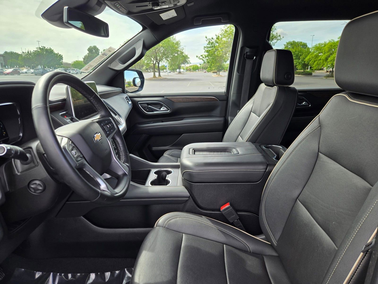 Used 2023 Chevrolet Suburban Premier AWD/4WD image 20
