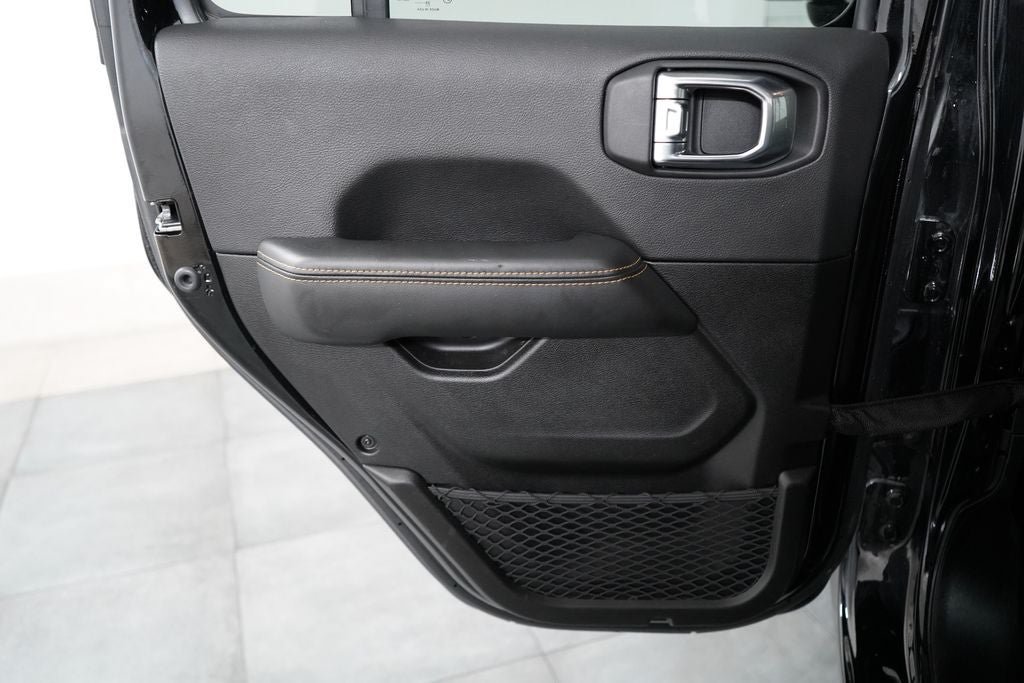 Used 2025 Jeep Wrangler Unlimited Sahara w/ Safety Group AWD/4WD image 16