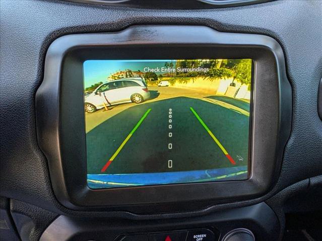 Used 2022 Jeep Renegade Latitude w/ Convenience Group AWD/4WD image 14