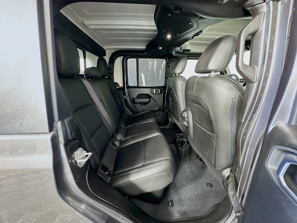 Used 2024 Jeep Gladiator Willys image 26
