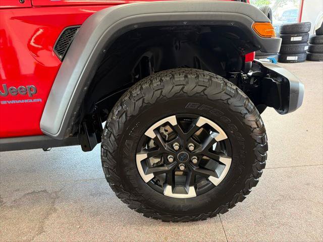 Certified 2025 Jeep Wrangler Unlimited Rubicon 4xe w/ Convenience Group AWD/4WD image 29