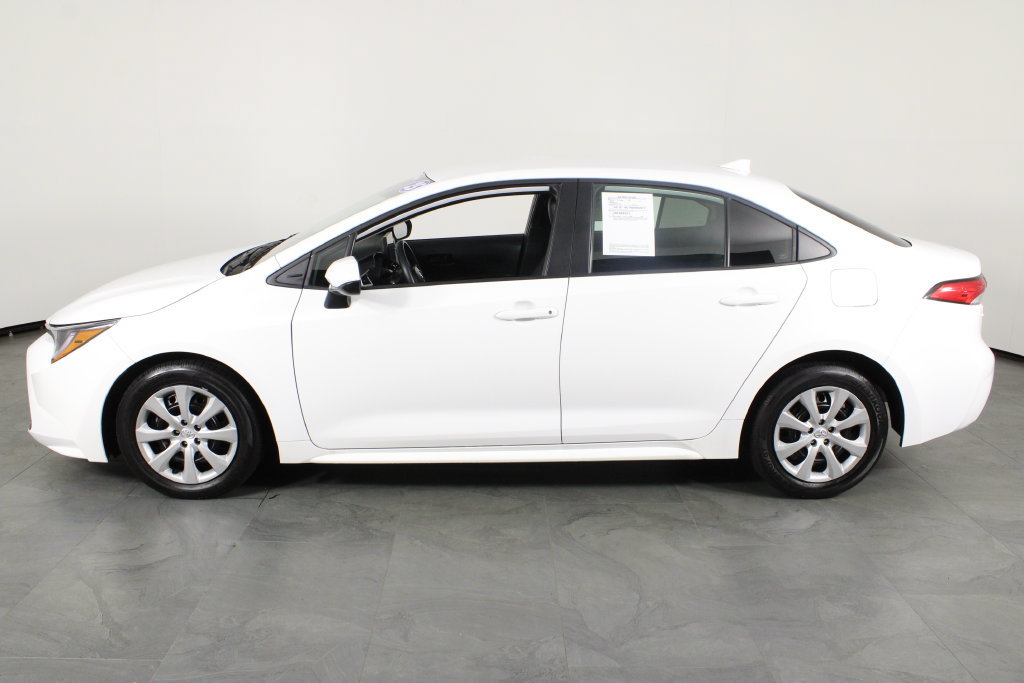 Used 2025 Toyota Corolla LE w/ Convenience Package FWD image 13