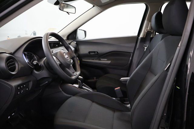 New 2025 Nissan Kicks Play S image 11